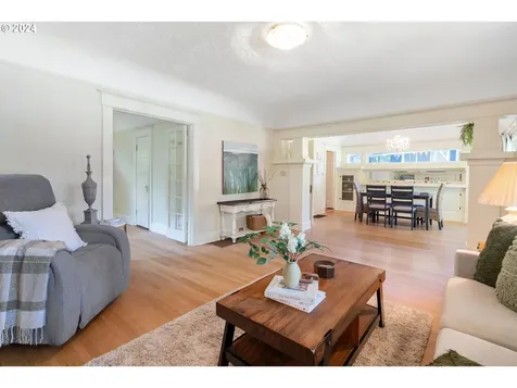 61 Ne 41st Avenue Portland OR 97232