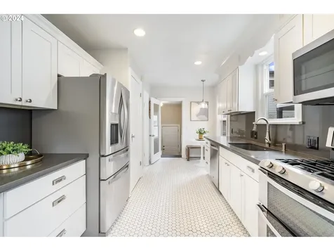 3427 N Gantenbein Avenue Portland OR 97227