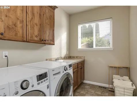 4712 E Masters Drive Newberg OR 97132