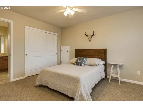 4712 E Masters Drive Newberg OR 97132