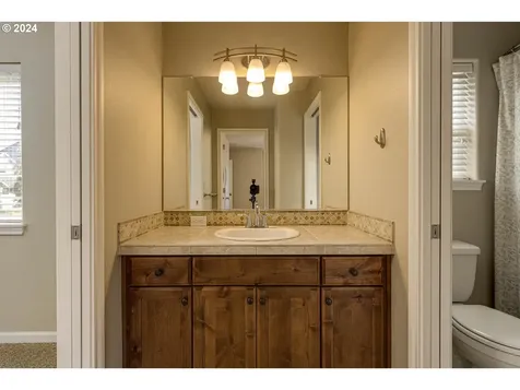 4712 E Masters Drive Newberg OR 97132