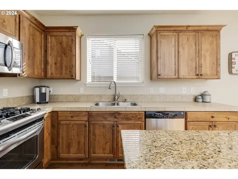 4712 E Masters Drive Newberg OR 97132