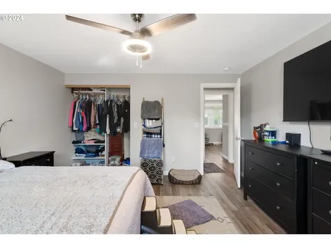 817 SE 7th Court Battle Ground WA 98604