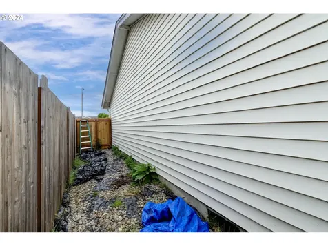 817 SE 7th Court Battle Ground WA 98604
