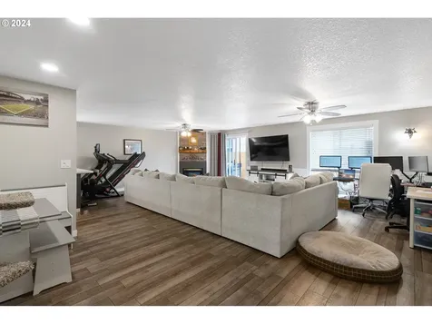 817 SE 7th Court Battle Ground WA 98604