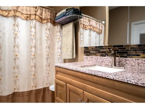 17165 S Holcomb Road Oregon City OR 97045