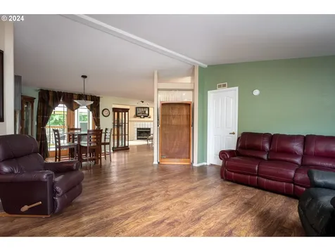 17165 S Holcomb Road Oregon City OR 97045