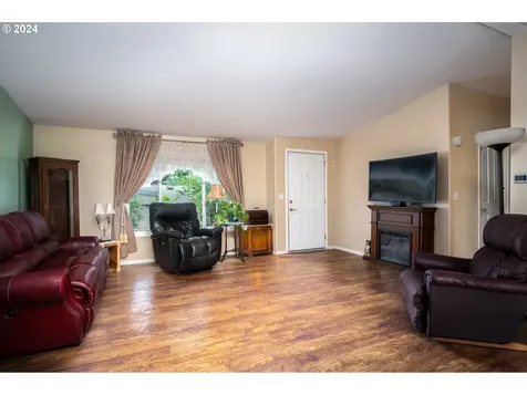 17165 S Holcomb Road Oregon City OR 97045