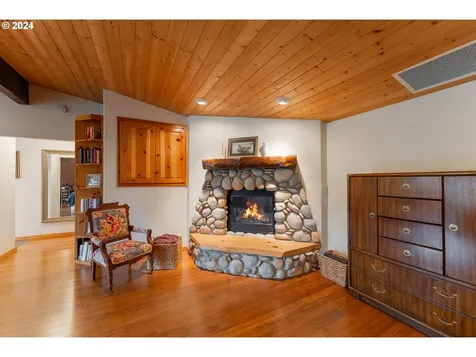 379 Osage Drive Roseburg OR 97471