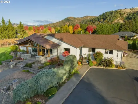 379 Osage Drive Roseburg OR 97471