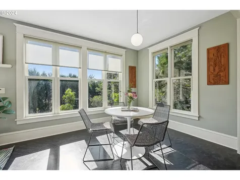 6672 SW Canyon Drive Portland OR 97225