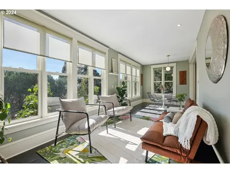 6672 SW Canyon Drive Portland OR 97225