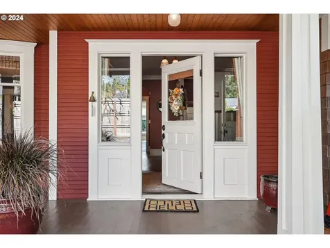 6672 SW Canyon Drive Portland OR 97225