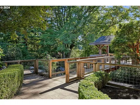 6672 SW Canyon Drive Portland OR 97225
