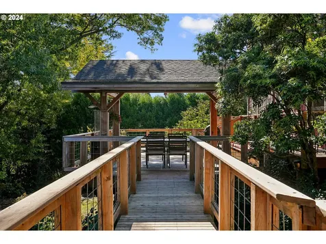 6672 SW Canyon Drive Portland OR 97225
