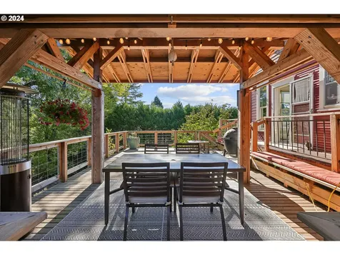 6672 SW Canyon Drive Portland OR 97225