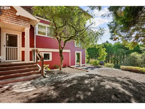 6672 SW Canyon Drive Portland OR 97225
