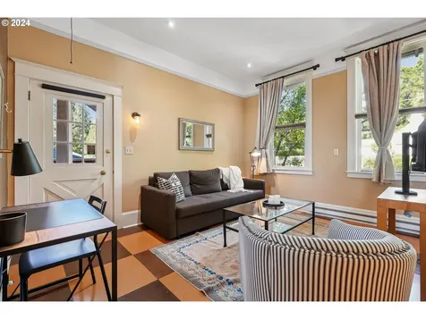 6672 SW Canyon Drive Portland OR 97225