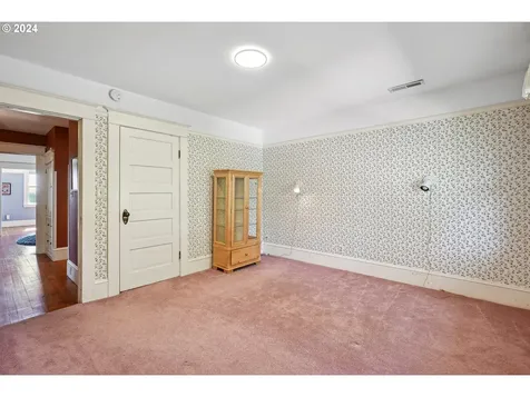 6672 SW Canyon Drive Portland OR 97225