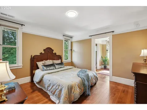 6672 SW Canyon Drive Portland OR 97225