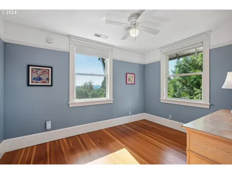 6672 SW Canyon Drive Portland OR 97225