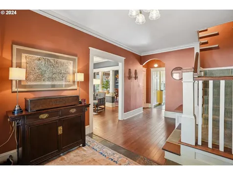 6672 SW Canyon Drive Portland OR 97225