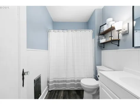 326 S 1st Street Cottage Grove OR 97424