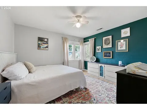 326 S 1st Street Cottage Grove OR 97424