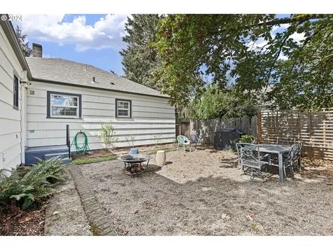 326 S 1st Street Cottage Grove OR 97424