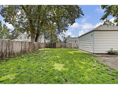 326 S 1st Street Cottage Grove OR 97424