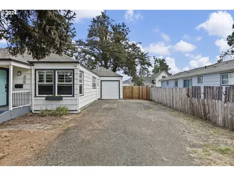 326 S 1st Street Cottage Grove OR 97424