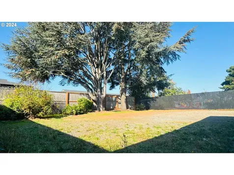 631 NE 102nd Avenue Portland OR 97220