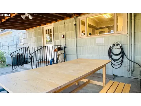 631 NE 102nd Avenue Portland OR 97220