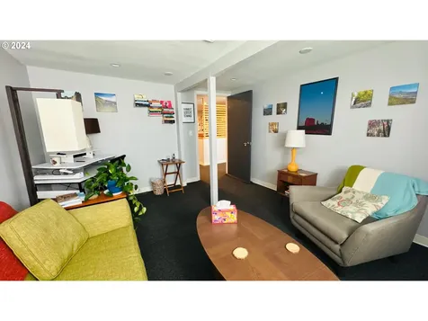 631 NE 102nd Avenue Portland OR 97220