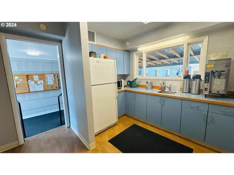 631 NE 102nd Avenue Portland OR 97220