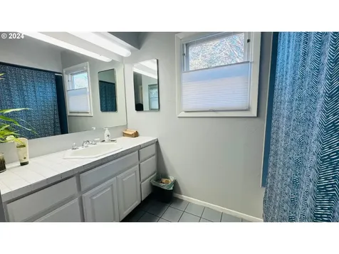 631 NE 102nd Avenue Portland OR 97220