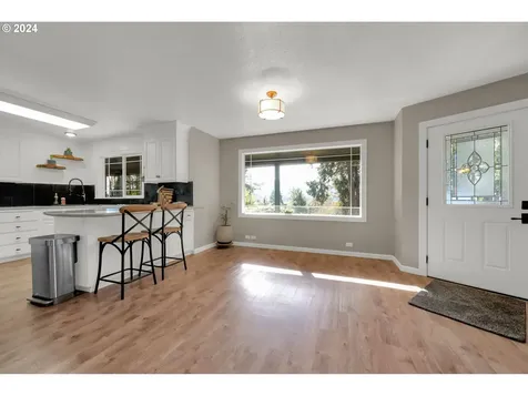 927 S 47th Street Springfield OR 97478