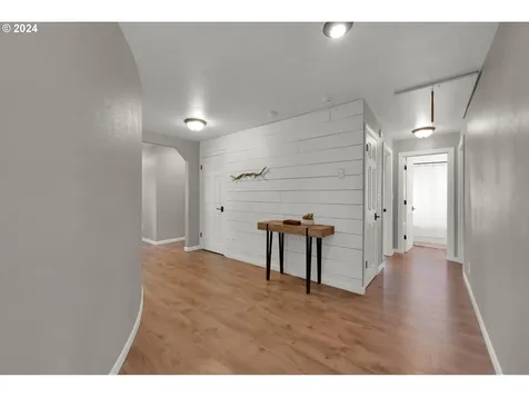 927 S 47th Street Springfield OR 97478