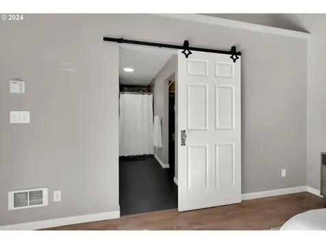 927 S 47th Street Springfield OR 97478