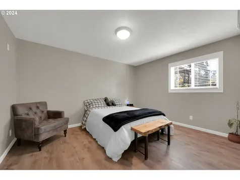 927 S 47th Street Springfield OR 97478