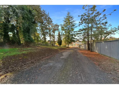 927 S 47th Street Springfield OR 97478