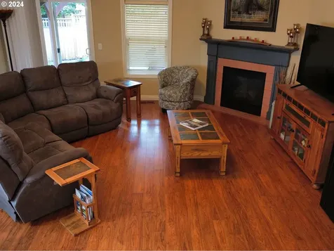 311 Trout Street Molalla OR 97038