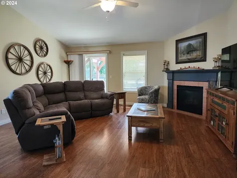 311 Trout Street Molalla OR 97038