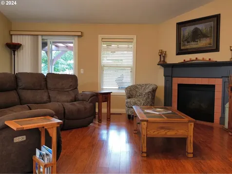 311 Trout Street Molalla OR 97038