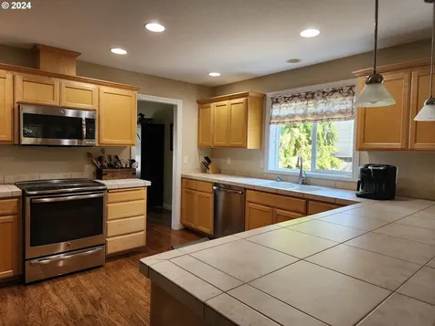 311 Trout Street Molalla OR 97038