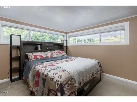 277 Ne 10th Street Toledo OR 97391