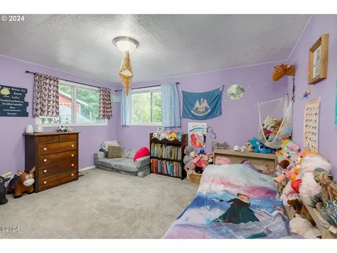 277 Ne 10th Street Toledo OR 97391