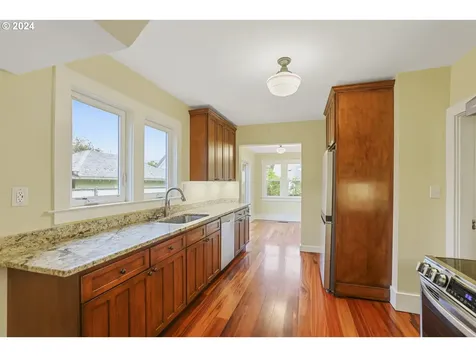 4938 SE 72nd Avenue Portland OR 97206