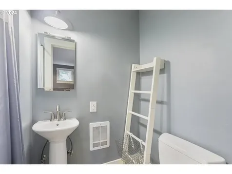 4938 SE 72nd Avenue Portland OR 97206
