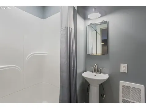 4938 SE 72nd Avenue Portland OR 97206